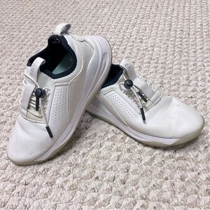 CLOVE CLINICAL NURSING SHOES - SIZE 7.5
